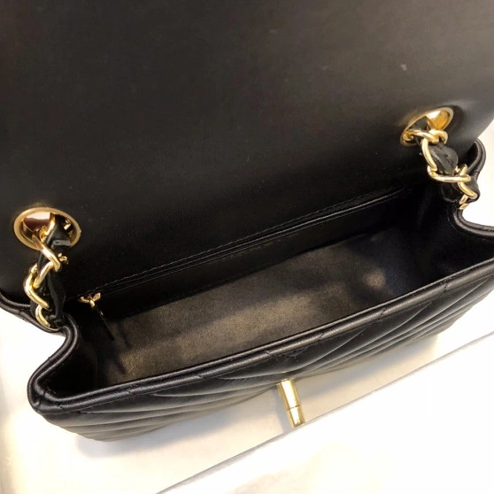 First Bag Ru CHANEL FLAP BAG 0820